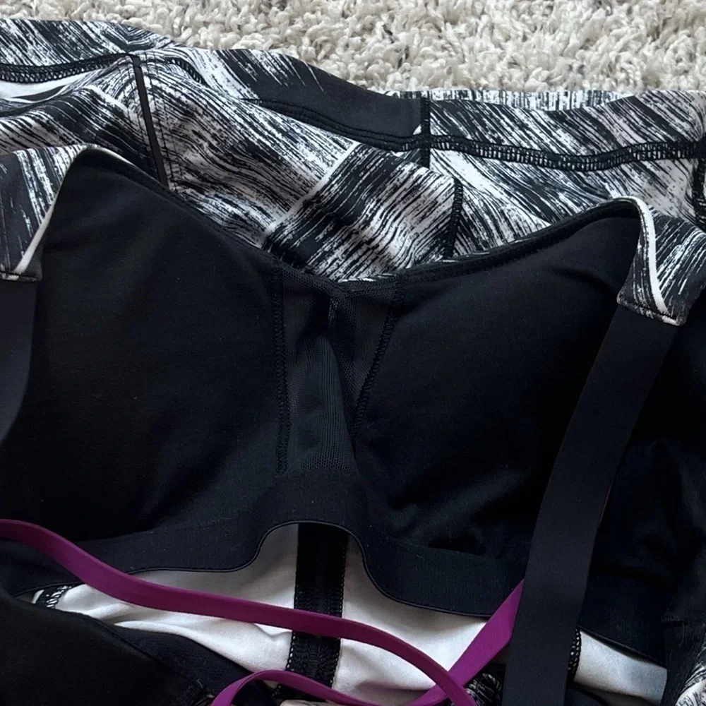 Lululemon Athletica Hot To Street Strappy V Neck Tank Top Black White 6 pullover